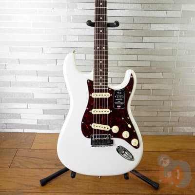 Fender American Ultra Stratocaster with Rosewood Fretboard - Arctic Pearl image 9