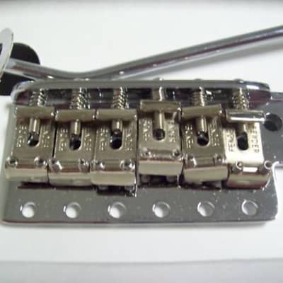 099-2049-000 Fender American Vintage Series Strat Chrome