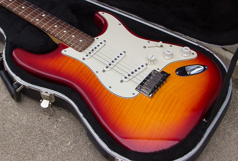 Fender FSR American Standard Stratocaster - Flame Maple Top