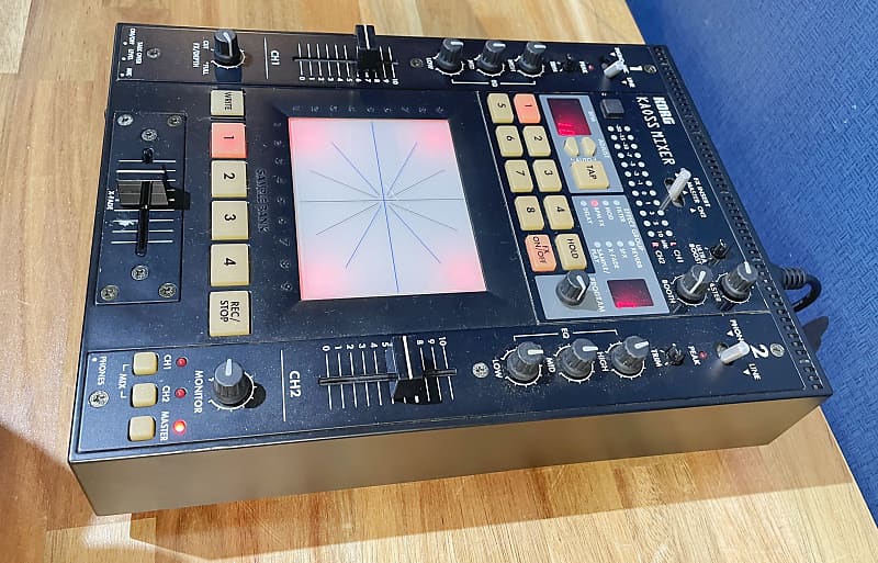 Korg Kaoss Mixer KM-2 DJ Mixer / Effects Processor / Sampler