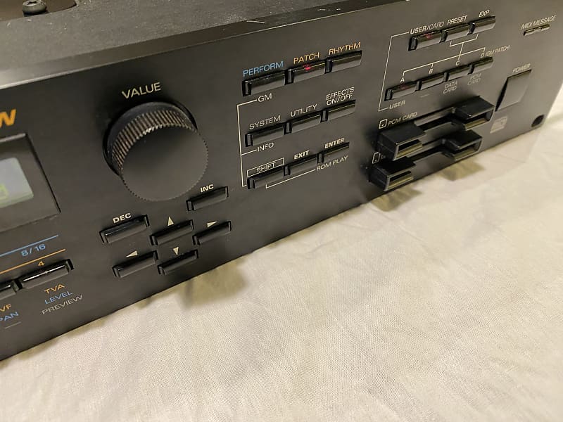 Roland JV-1080 64-Voice Synthesizer Module | Reverb Canada