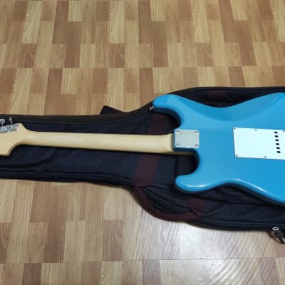 Fender Japan Hybrid 68 Blue image 2