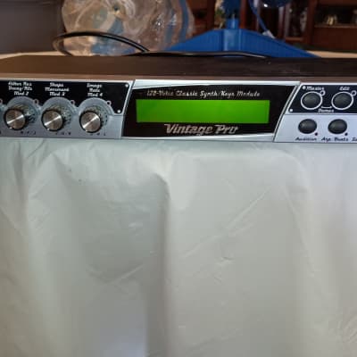E-MU Systems Vintage pro 2002 - 128 voice synth module