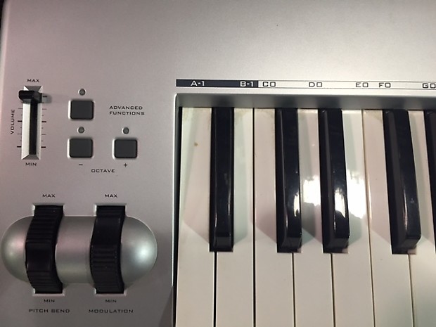 M-AUDIO KEYSTATION 88 SILVER | Reverb