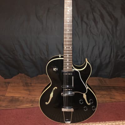 GIBSON ES-135 (1991-2002) electric guitars