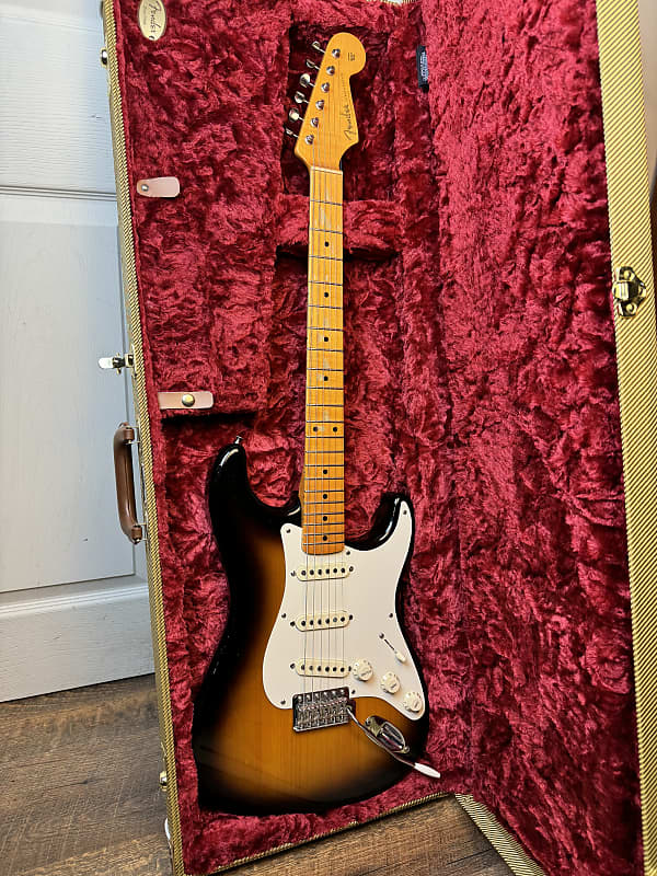 Fender Eric Johnson Stratocaster 2005-2006 - 2 Tone Sunburst image 1