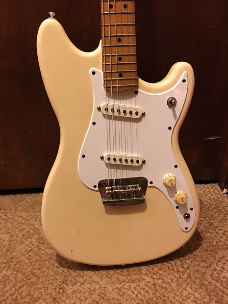 90's Fender Duo Sonic - Cream | Reverb