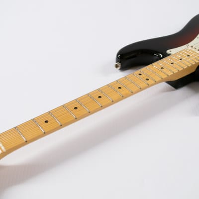 Fender American Professional Stratocaster Left-handed - 3-Color Sunburst with Maple Fingerboard image 7