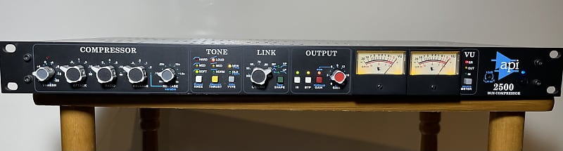 API 2500 Stereo Bus Compressor - Black image 1