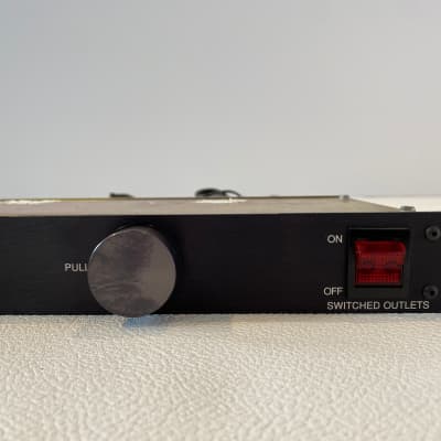 Furman PL-8 8-Outlet Power Conditioner / Light Module Rackmount image 4