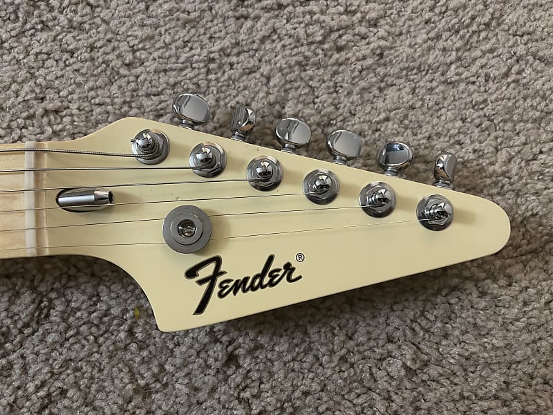 新品即納Fender Daiki Tsuneta Swinger Maple Fingerboard Vintage White 新品 KingGnu キングヌー 常田大希 シグネチャー フェンダー