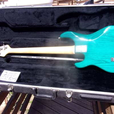 2000 Original Music Man String Ray 5, Rare Fretless Bass, beautiful striking blue finish, hard case image 10