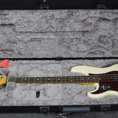 Fender American Pro II P-Bass *LEFTY*, Olympic White with Rosewood Fingerboard image 7