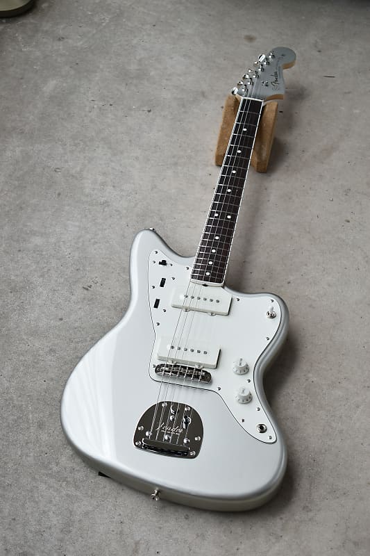 ギター FWNDER FSR Traditional 1960 Jazzmaster Fender FSR Traditional '60s Jazzmaster Blue Flower – Chicago