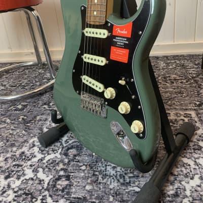 Fender American Pro Stratocaster RW ATO 2019 Antique Olive image 7