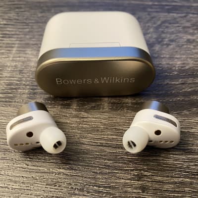bowers & Wilkins PI7 White - Premium True Wireless Earbuds image 7