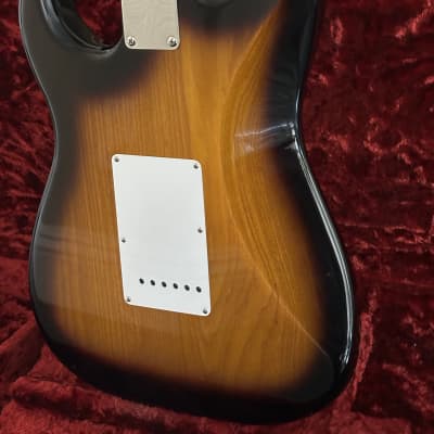 Fender 60th Anniversary American Vintage '54 Stratocaster 2014 - 2-Color Sunburst image 7