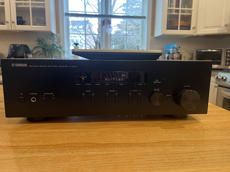 Yamaha R-N301 2016 - Black  			