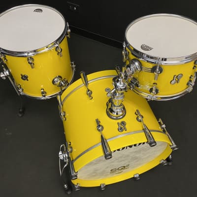 Sonor 20/12/14" SQ2 Maple Drum Set - High Gloss Traffic Yellow image 4