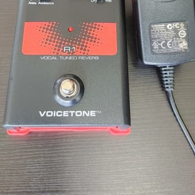 TC Helicon VoiceTone R1 | Reverb Canada