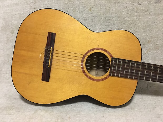 Goya g10 guitar sale