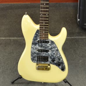 Alvarez Custom Classic 6-String Electric Guitar with Hardshell Case image 2