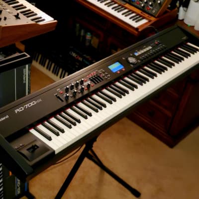 MUST SEE!!! ROLAND RD700NX STAGE PIANO FULLY SERVICED, IN AMAZING CONDITION!