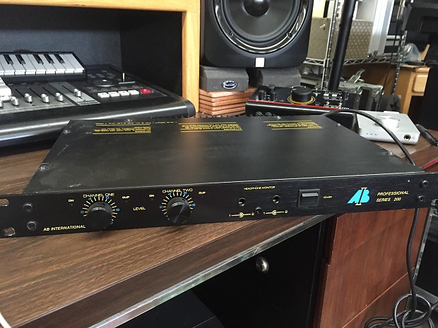 AB PROFESSIONAL SERIES 200 パワーアンプ AB International Professional Series 200 Amplifier