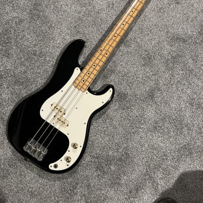 1983-1984 Squier Precision Bass Black SQ Series MIJ Fujigen Japan 