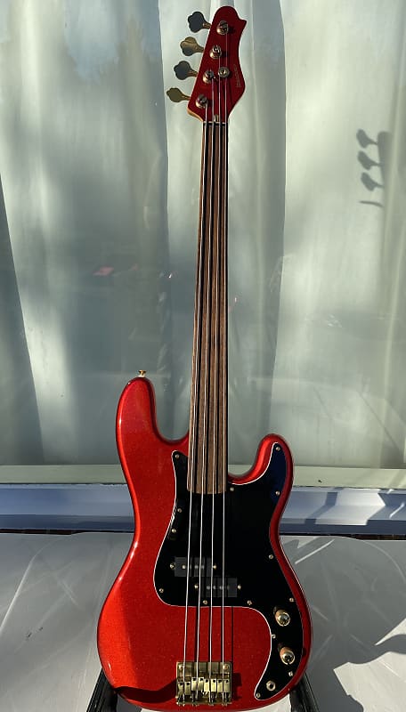 Harmony Discovery Fretless  bass P Bass 80s vintage. image 1