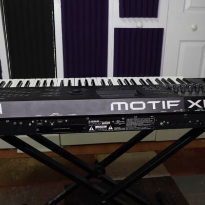 Yamaha MOTIF XF6 61 key w/ FL512MB Flash Memory Expansion Module.