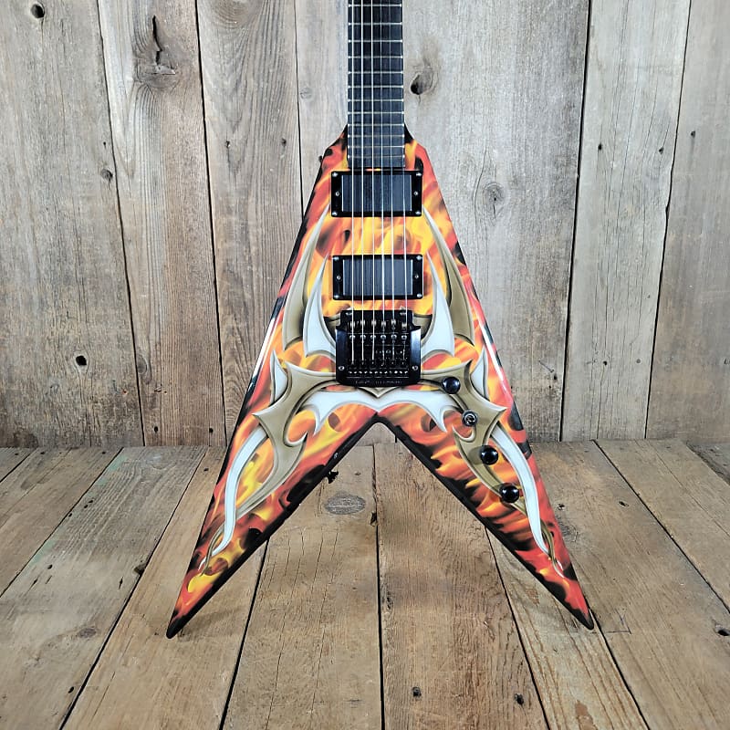 B.C Rich KKV Kerry King V BCリッチ ケリーキング Kerry King B.C. Rich Tribal V - Black and Red KKV Custom