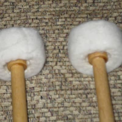 ONE pair new old stock (with packaging) Vic Firth T2 AMERICAN CUSTOM TIMPANI - CARTWHEEL MALLETS (SOFT), Head material / color: Felt / White -- Handle material: Hickory (or maybe Rock Maple) from 2010s (2019) image 9
