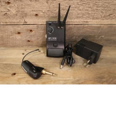 Samson AP1 Wireless Guitar System (Ch E4) including sender