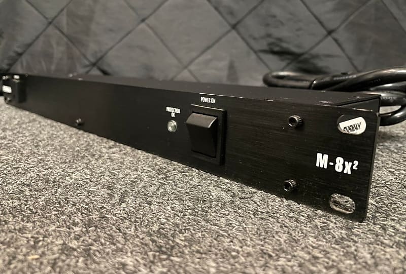 【極美品】FURMAN M-8X2 Furman M-8x2 Power line conditioner and surge protector at