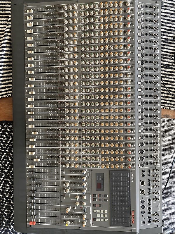 TASCAM M2524 | Reverb