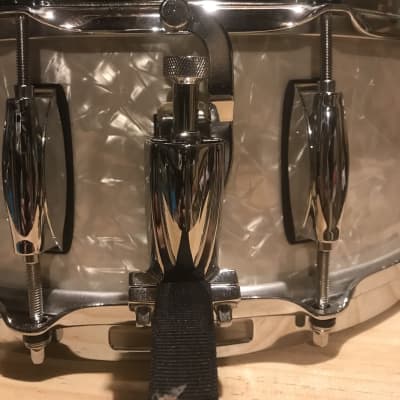 Gretsch Renown 5.5x14” snare drum 10-lug Vintage Pearl image 2