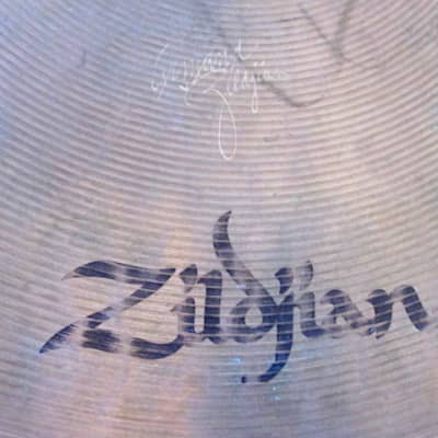 Zildjian 20" Classic Orchestral Medium Heavy Cymbals Pair image 13