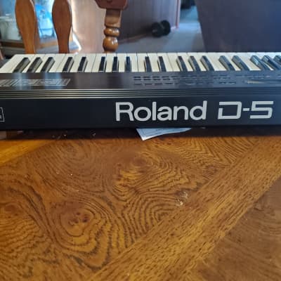 Roland D-5 61-Key Multi-Timbral Linear Synthesizer 1989 - 1992 - Black