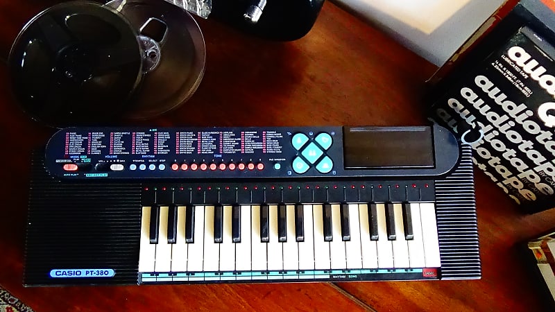 Vintage Casio PT-380 keyboard with ROM-Pack & key lighting
