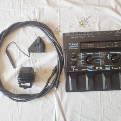 Roland GR-30 Guitar Synthesizer with cable and GK-2 pick up