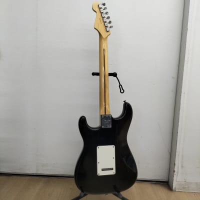 Fender American Standard Stratocaster with Maple Fretboard 2008 Black image 4
