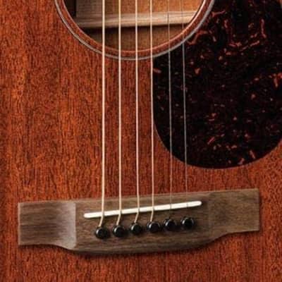 Martin Guitar 00-15M with Gig Bag, Acoustic Guitar for the Working Musician, Mahogany Construction, Satin Finish, 00-14 Fret, and Low Oval Neck Shape image 2