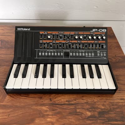 Roland JP-08 Boutique Series Synthesizer Module with K-25m Keyboard 2015 - Present - Black