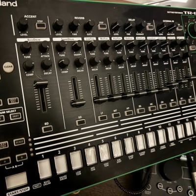 Roland AIRA TR-8 Rhythm Performer Drum Machine 2014 - Present - Black