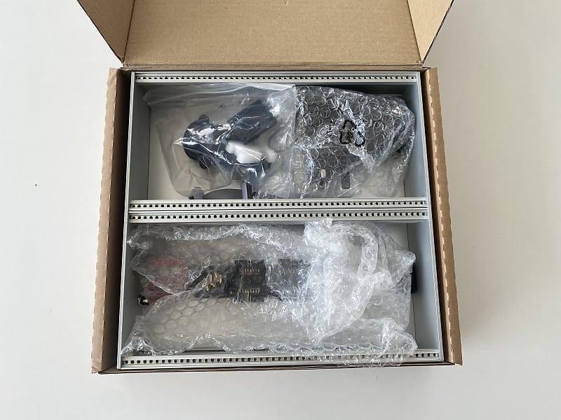 ALM/Busy Circuits 52HP 6U Eurorack Case 2023 - aluminium ALM/Busy Circuits 52HP 6U Eurorack Case 2023 - aluminium