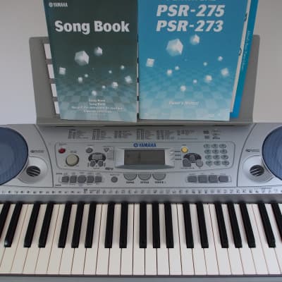 Yamaha PSR-275 Keyboard image 2
