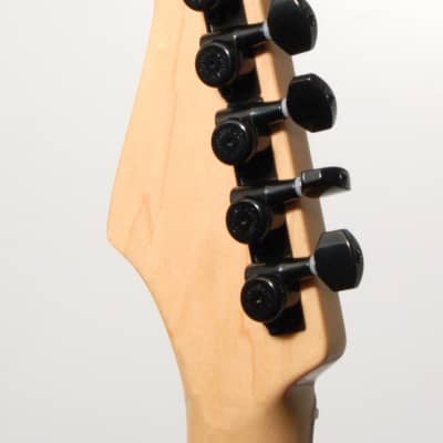 Hipshot BLACK 6-InLine Grip-Lock Non-Staggered Closed Guitar Tuners with UMP Kit