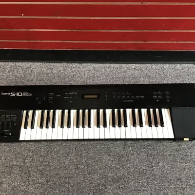 Roland S-10 Digital Sampling Keyboard with Accesories