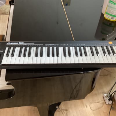 Alesis Q49